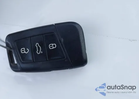 2019 Volkswagen Jetta 1.4T R-Line/1.4T S/1.4T Se z USA, uszkodzony, nr VIN 3VWC57BU6KM193324